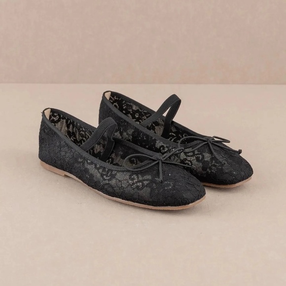 Black Lace Ballet Flat - Picture 2 of 2
